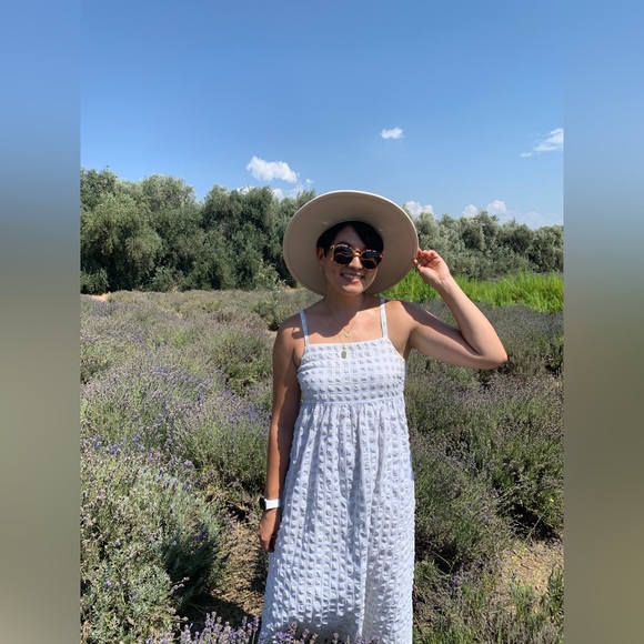 Meet your Posher, Ashley - Picture 3 of 3